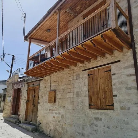 Dom wakacyjny Kassandras Place In Village