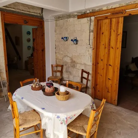 Kassandras Place In Village *