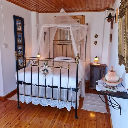 Kassandras Place In Village Omodos