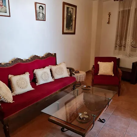 Kassandras Place In Village בית נופש