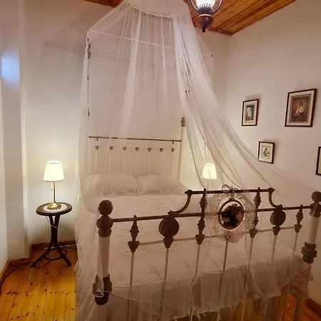 Kassandras Place In Village