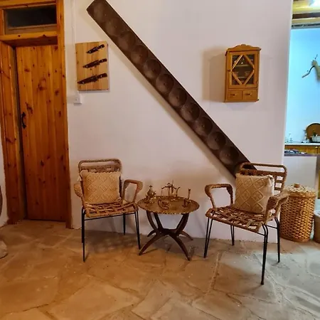 Kassandras Place In Village *