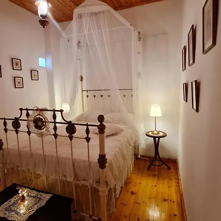 Kassandras Place In Village