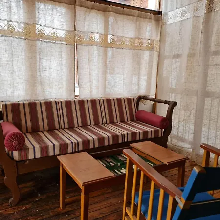 Kassandras Place In Village בית נופש