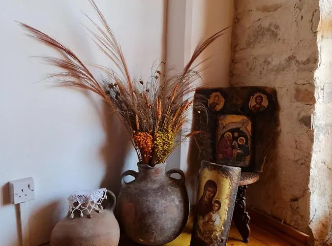 Kassandras Place In Village * Omodos