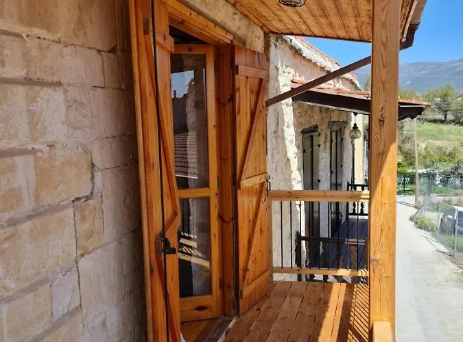 Kassandras Place In Village Όμοδος