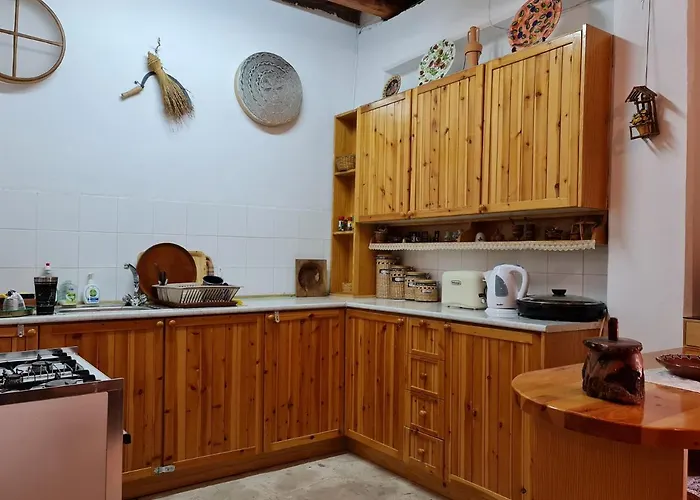 Kassandras Place In Village *