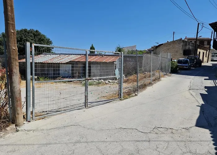 Kassandras Place In Village *